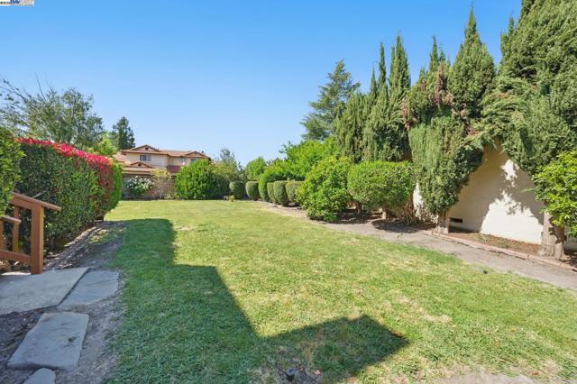 2387 Gomes Rd, Fremont CA: https://media.crmls.org/mediaz/f99f4fa3-4ebe-4eb4-bc80-065e7f1edc60.jpg