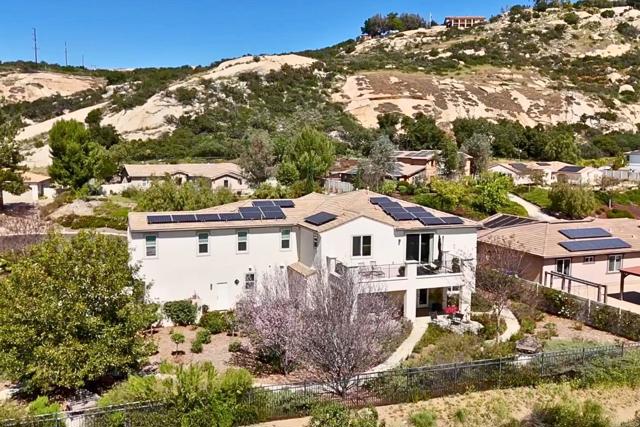 Detail Gallery Image 5 of 75 For 14115 Winged Foot Circle, Valley Center,  CA 92082 - 5 Beds | 4/1 Baths