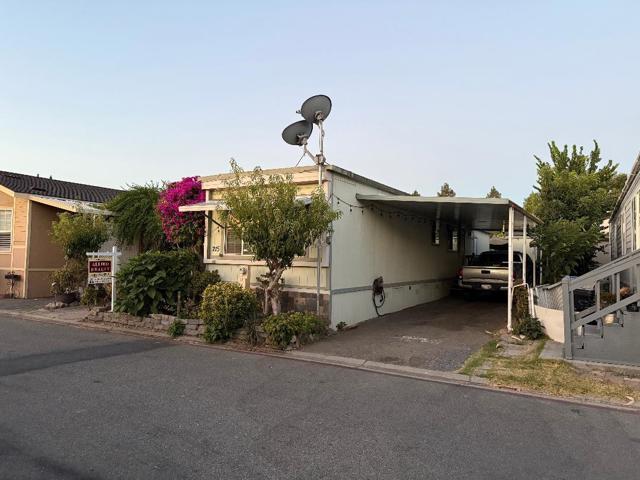 200 Ford, San Jose CA: https://media.crmls.org/mediaz/f99f8a6c-4eaa-4068-8e91-903f926abf4f.jpg