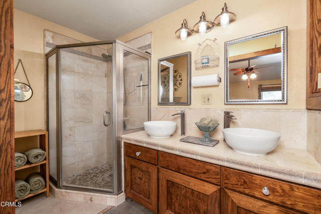 51793 Quail Ridge Road, Oakhurst CA: https://media.crmls.org/mediaz/f99f8c3f-67cc-4cf5-a984-ca9c113151fd.jpg
