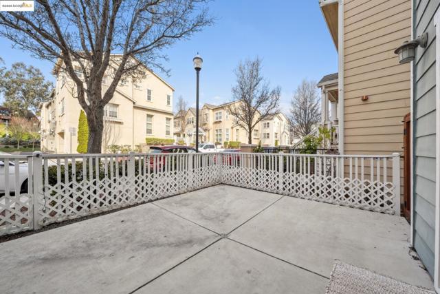 711 Summer Ln, Richmond CA: https://media.crmls.org/mediaz/f9a05176-3520-49e8-9c0a-65c08492b64c.jpg