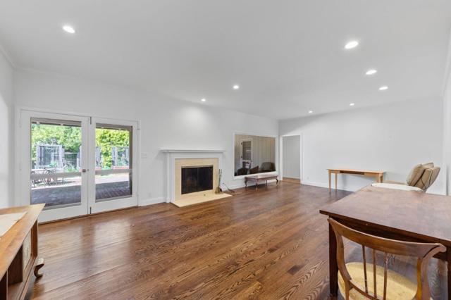 680 Fairway Circle, Hillsborough CA: https://media.crmls.org/mediaz/f9a09d9d-8c2b-4109-84b9-5236cab28da5.jpg