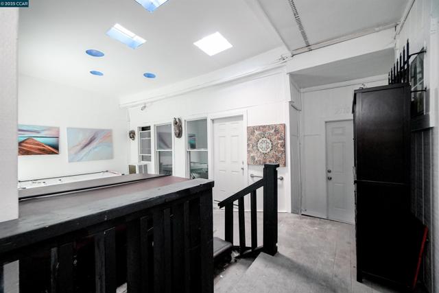 2510 E 21st ST, Oakland CA: https://media.crmls.org/mediaz/f9a12c8b-6d83-477d-974c-b670f031bb03.jpg