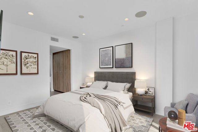 1447 1/4 N Martel Avenue, Los Angeles CA: https://media.crmls.org/mediaz/f9a16ac7-e2d1-43ea-b233-9def8ee46b21.jpg