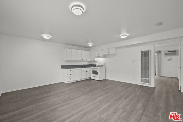 14333 Haynes Street, Van Nuys CA: https://media.crmls.org/mediaz/f9a17781-8e47-4db4-ac39-76500646f55e.jpg