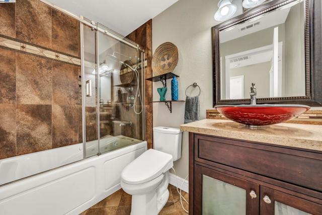 41917 Camino Santa Barbara, Fremont CA: https://media.crmls.org/mediaz/f9a1c9b4-1053-4b8b-a1e5-056aed9d1add.jpg