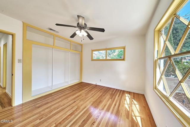 Detail Gallery Image 11 of 23 For 3106 Honolulu Ave, La Crescenta,  CA 91214 - 4 Beds | 2 Baths