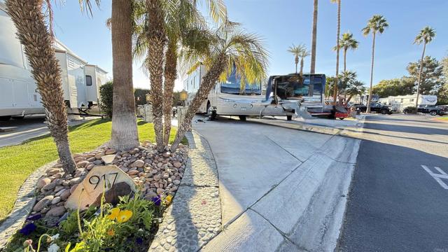 69411 Ramon Rd #917, Cathedral City CA: https://media.crmls.org/mediaz/f9a35b45-402d-4f52-8b5c-cb284cb42913.jpg