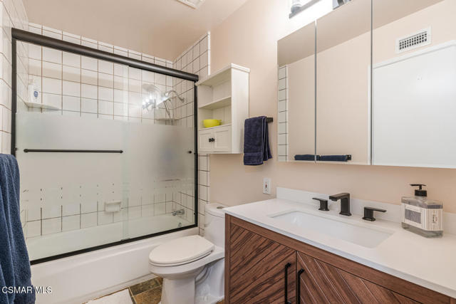 579 Rio Grande Circle, Thousand Oaks CA: https://media.crmls.org/mediaz/f9a36415-9b94-426e-b2ae-b262914b92fa.jpg