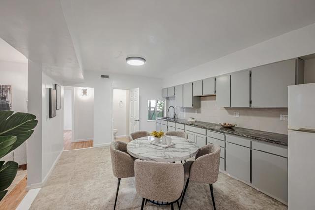 163 Lee Avenue, San Francisco CA: https://media.crmls.org/mediaz/f9a4971d-ff55-458e-9e64-a66b4f674f5e.jpg