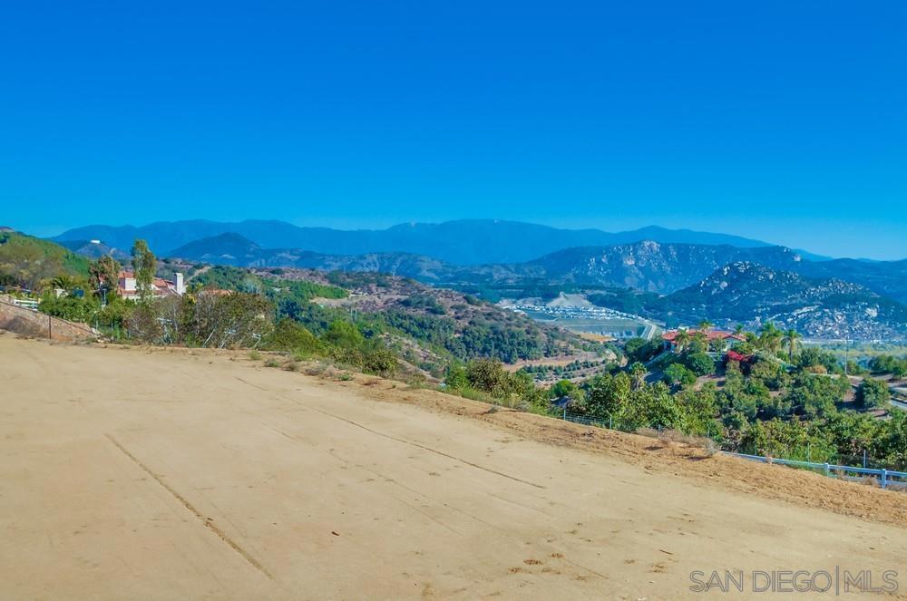 MLS #250032615SD img 16