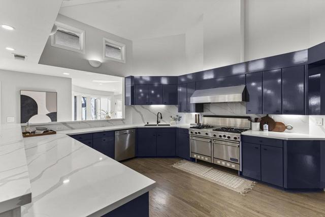 1621 El Sereno Court, Los Altos CA: https://media.crmls.org/mediaz/f9a569a5-c609-4e51-be84-a31f4a64170f.jpg