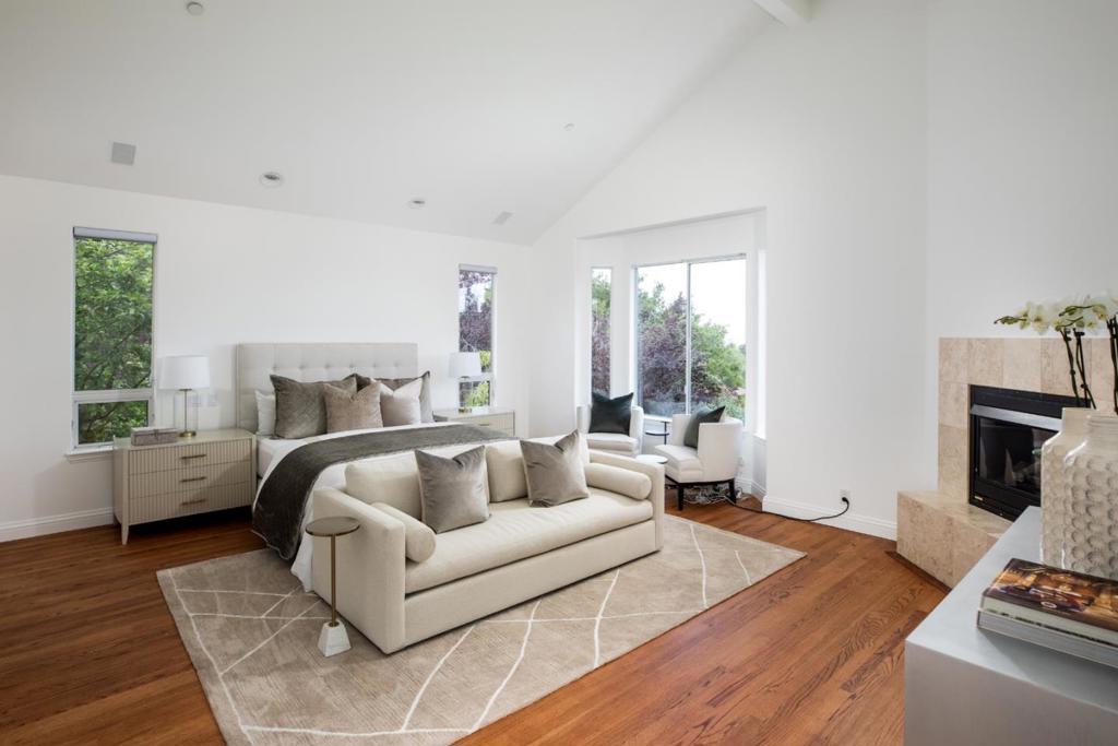 https://media.crmls.org/mediaz/f9a60f41-ec64-4feb-aa5c-c8f42ae85acc.jpg?preset=X-Large
