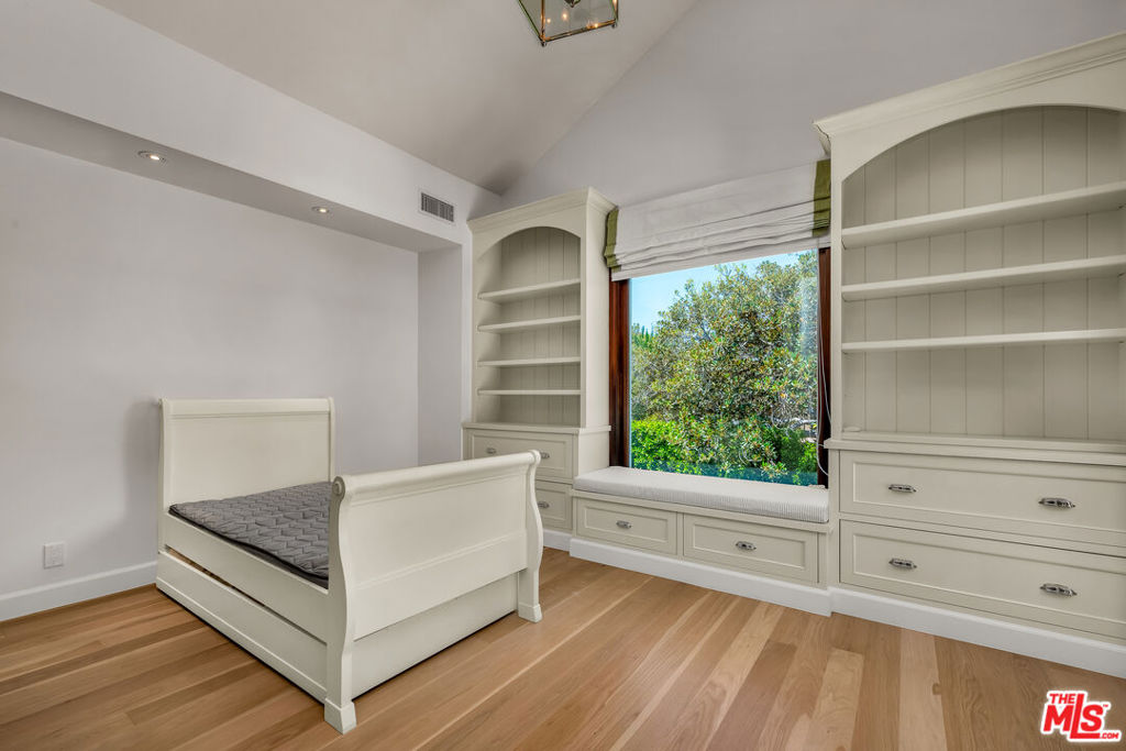 MLS #26858295 image #36