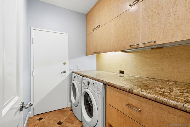 9703 Keeneland Row, La Jolla CA: https://media.crmls.org/mediaz/f9a66716-d319-4c70-bab0-a30963fc289e.jpg