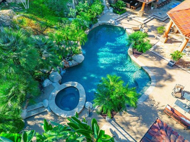 15397 Rock Creek Ln, El Cajon CA: https://media.crmls.org/mediaz/f9a6f3ff-a087-4c6b-bdb2-0e0d94faae62.jpg