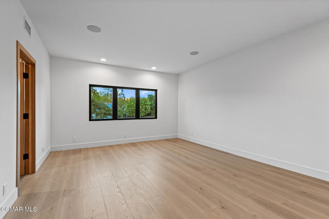 4199 Woodlane Court, Westlake Village CA: https://media.crmls.org/mediaz/f9a754ad-1dce-47c7-b9ef-d3c0b2573b3f.jpg