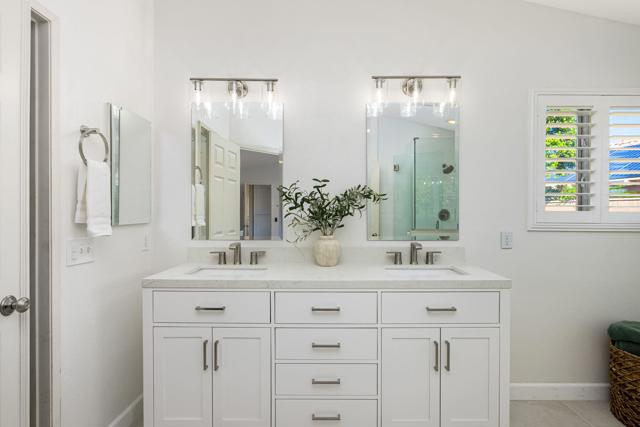 78524 San Marino Court, La Quinta CA: https://media.crmls.org/mediaz/f9a7fc96-bab1-4ead-945e-64838a8a234a.jpg