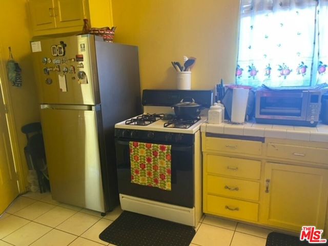 13839 Roscoe Boulevard photo 3