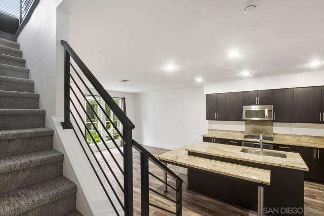 2472 Aperture Circle, San Diego CA: https://media.crmls.org/mediaz/f9a8a530-2b4a-4b38-bb32-b150a1c8215b.jpg
