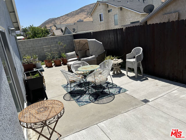 14179 Long View Drive, Fontana CA: https://media.crmls.org/mediaz/f9a916f8-ddd7-4d2d-9027-7032ec620375.jpg