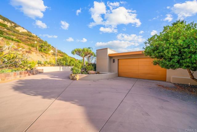 Image 21 of 75 For 14949 Presilla Dr