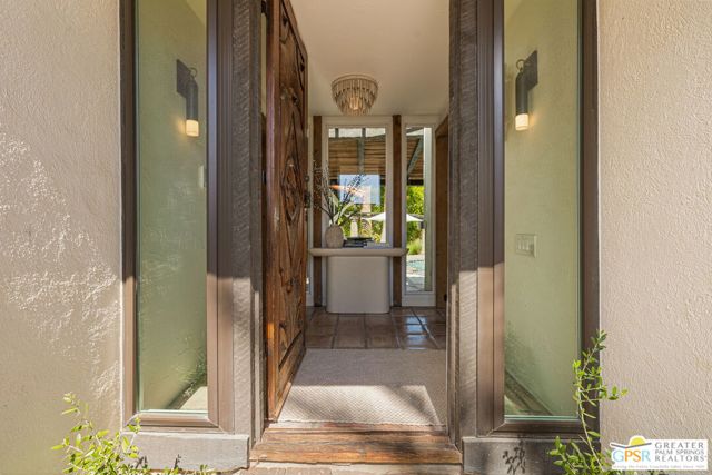370 W Crestview Drive, Palm Springs, CA 92264