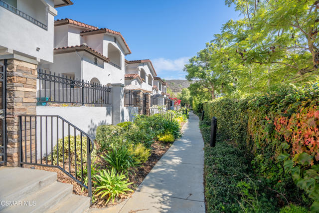 1160 Vista Canyon Lane, Newbury Park CA: https://media.crmls.org/mediaz/f9abc746-995f-4db1-ba9b-97da069fce8b.jpg