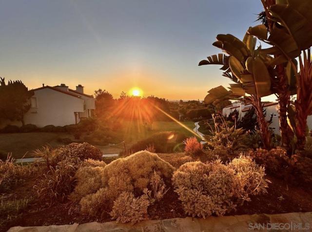 911 Caminito Madrigal, Carlsbad CA: https://media.crmls.org/mediaz/f9abfaa2-a2c7-4017-93a5-7e4143683709.jpg