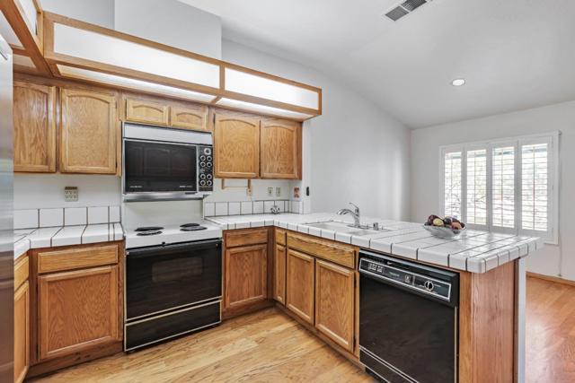 7713 Galloway Drive, San Jose CA: https://media.crmls.org/mediaz/f9ac4f76-9c27-465b-974a-13302a513f31.jpg