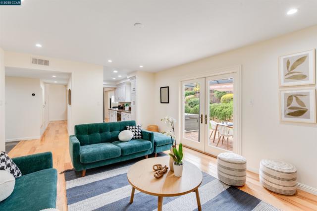 438 Odin Dr, Pleasant Hill CA: https://media.crmls.org/mediaz/f9aca3b8-ba70-4c3b-abc1-2c8aadd54b0d.jpg
