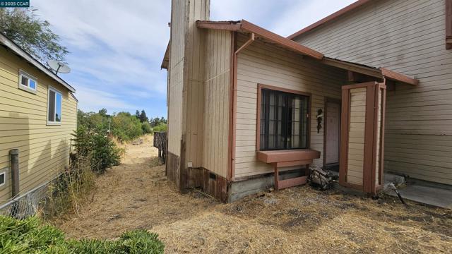 80 Mims Ave, Bay Point CA: https://media.crmls.org/mediaz/f9acacfc-1732-4077-b6ba-3c74d273bc78.jpg