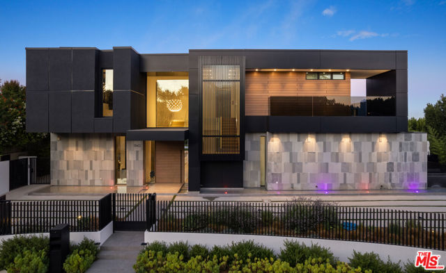 1140 Summit Drive, Beverly Hills CA: https://media.crmls.org/mediaz/f9acc9d3-9dfe-4f5e-b312-98adae76d975.jpg