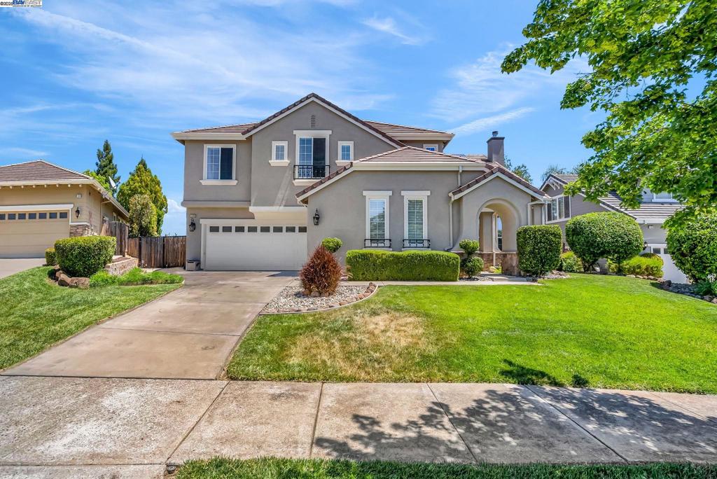 160 E Country Club Dr