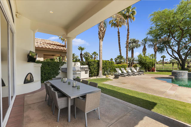 48644 Vista Palomino, La Quinta CA: https://media.crmls.org/mediaz/f9ae6747-8bc8-4c78-96f0-ee89c9586ec4.jpg