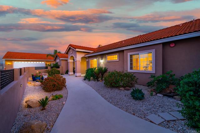 1185 Cedar Summit Drive, Ramona CA: https://media.crmls.org/mediaz/f9ae7156-b1b5-4dd4-8f74-a01c2bec35ff.jpg