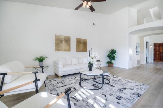 2785 Canyon Oak Pl, Escondido CA: https://media.crmls.org/mediaz/f9ae7500-c3b7-42ad-b63b-c8e78287dd46.jpg