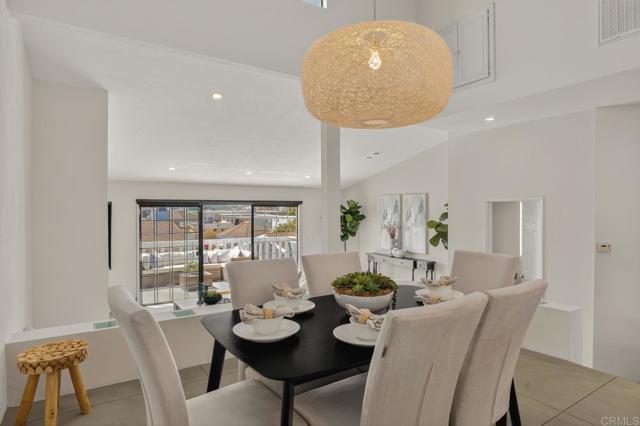 Detail Gallery Image 13 of 55 For 2021 Carnegie Ln #APT 7,  Redondo Beach,  CA 90278 - 3 Beds | 2/1 Baths