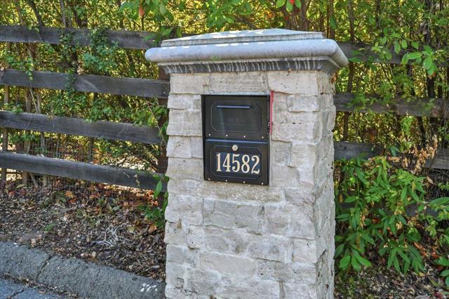 14582 Horseshoe Court, Saratoga CA: https://media.crmls.org/mediaz/f9afe1a5-b155-4b20-b9c6-4c32726fc3f1.jpg