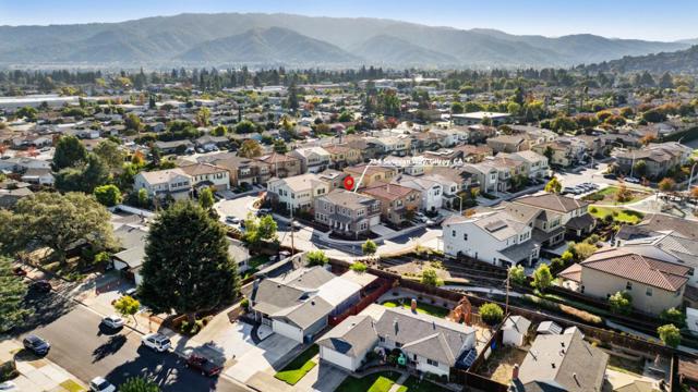 714 Sullivan Way, Gilroy CA: https://media.crmls.org/mediaz/f9b14d32-73fa-44dc-916b-acf63dfbfbd8.jpg