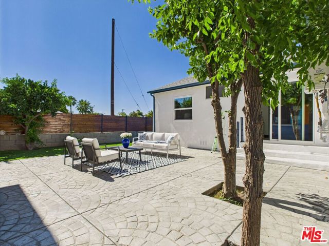17660 Martha Street, Encino CA: https://media.crmls.org/mediaz/f9b14e5b-d2cc-4f81-8dea-c78962988d91.jpg