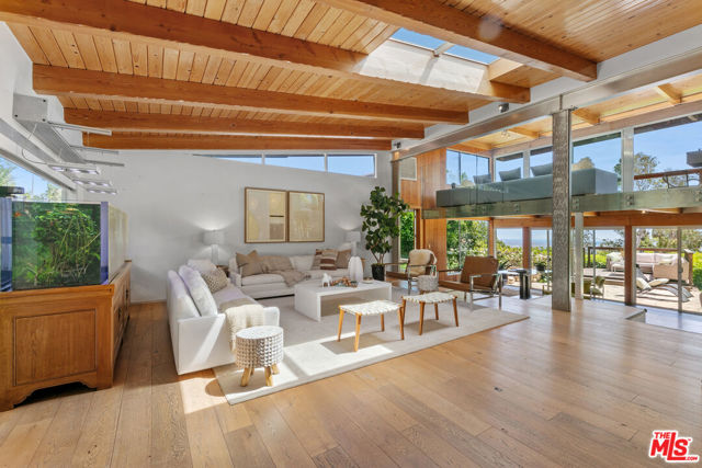 1470 N Tigertail Road, Los Angeles CA: https://media.crmls.org/mediaz/f9b152b3-f691-4d56-8454-b364ee7868fb.jpg