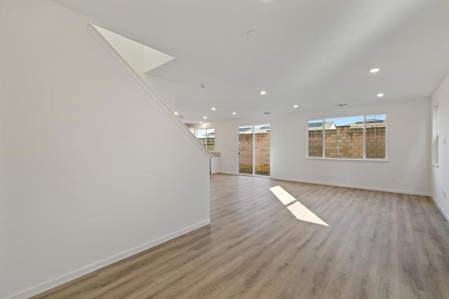 2130 Gladiola Drive, Hollister CA: https://media.crmls.org/mediaz/f9b16f88-702a-4482-b8d3-aad797d3f9b1.jpg