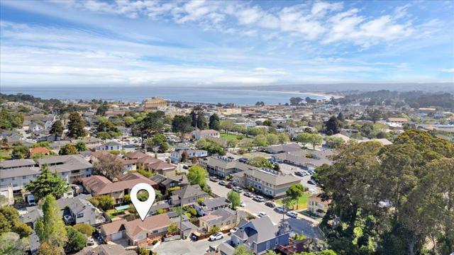 670 Van Buren Circle, Monterey CA: https://media.crmls.org/mediaz/f9b1e7d9-86f1-4827-b69d-6db55ea3f655.jpg
