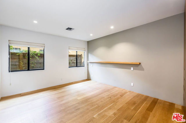 4229 Elmer Avenue, North Hollywood CA: https://media.crmls.org/mediaz/f9b1ed18-96de-4f2f-b6e4-efe427e85f4a.jpg