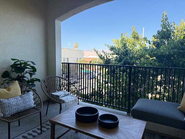 400 San Benito Street, Hollister CA: https://media.crmls.org/mediaz/f9b28b7d-c719-40f5-acc4-34b5f7a13c29.jpg