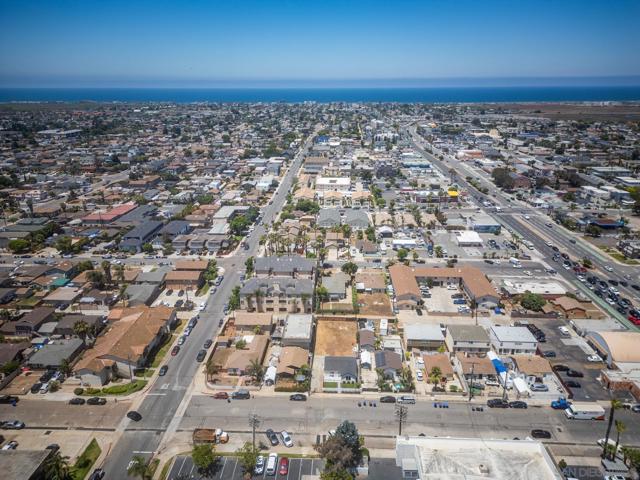760 Florence St, Imperial Beach CA: https://media.crmls.org/mediaz/f9b3402a-a063-4012-8b78-65393eaccec1.jpg