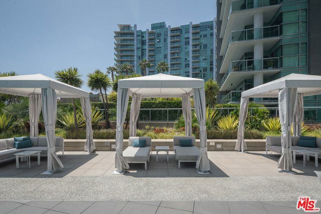 13600 Marina Pointe Drive, Marina del Rey CA: https://media.crmls.org/mediaz/f9b367d5-045d-4b3a-b4e5-76939eed0f30.jpg