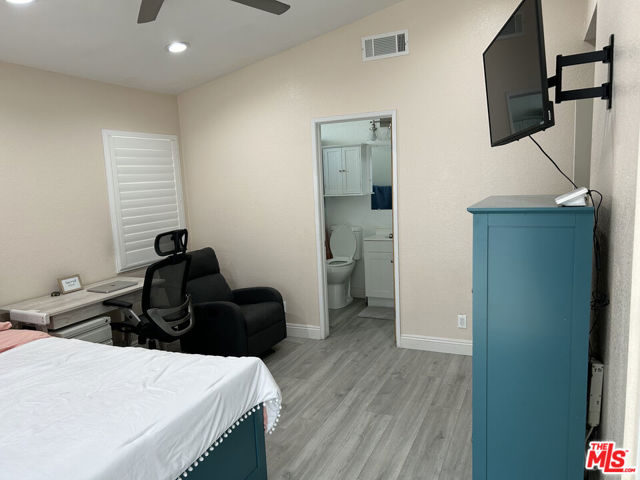 14179 Long View Drive, Fontana CA: https://media.crmls.org/mediaz/f9b380df-af59-45b7-b7e3-78de155e22cf.jpg