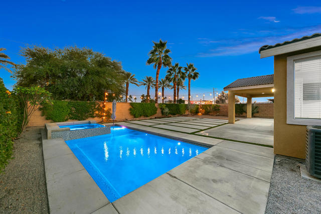43820 Cape Cod Court, Indio CA: https://media.crmls.org/mediaz/f9b3c0e6-3657-41af-a9a9-babecd9c90d7.jpg